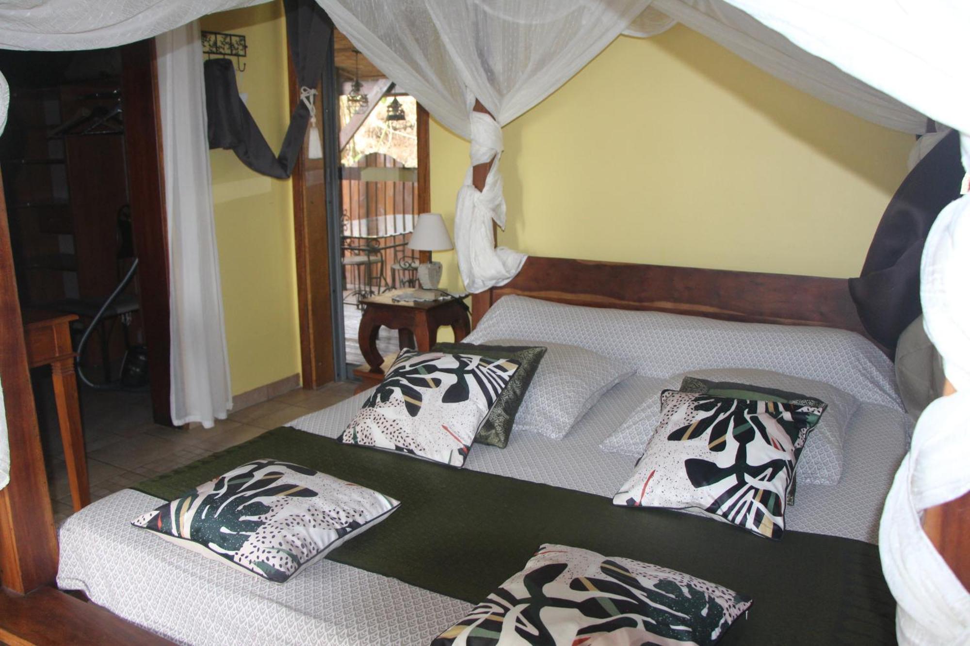 La Liane De Jade 974-Lodge Le Palissandre - Jacuzzi Privatif - Piscine Chauffee Le Bois de Nefles  ภายนอก รูปภาพ